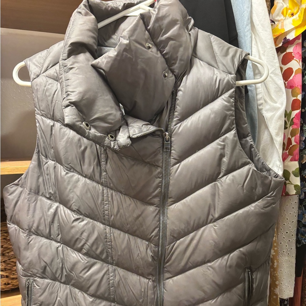 Women’s Patagonia slate grey weather resistant down vest- size M